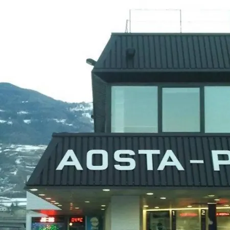 Appartamento Verde A 300 Mt Dal Centro Storico Di Aosta! Aosta