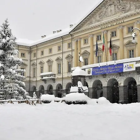 Appartamento Verde A 300 Mt Dal Centro Storico Di Aosta! Aosta