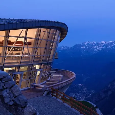 APPARTAMENTO VERDE A 300 mt DAL CENTRO STORICO DI AOSTA! Appartamento